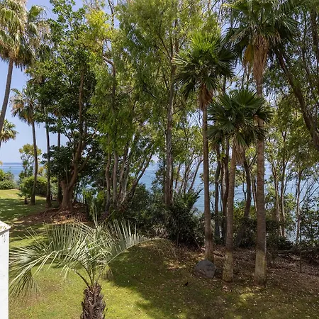 Astro Renovated & Seaview Apartament Estepona