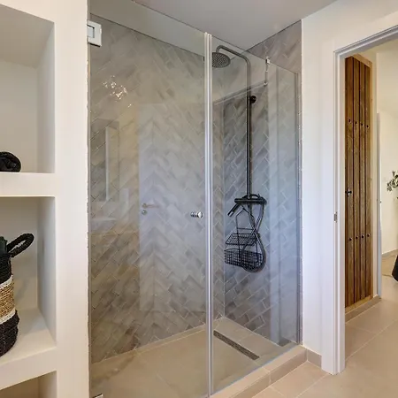 Astro Renovated & Seaview *