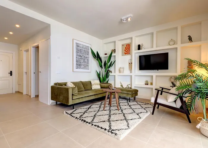 Astro Renovated & Seaview *