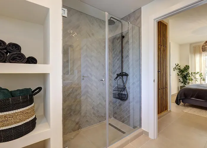 Astro Renovated & Seaview *