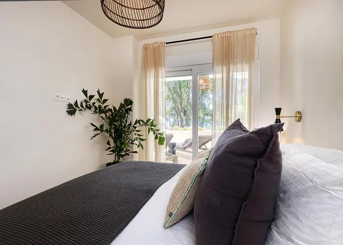 Astro Renovated & Seaview