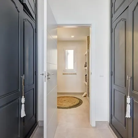 Astro Renovated & Seaview Apartment