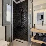 Astro Renovated & Seaview Apartment Estepona
