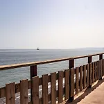 Astro Renovated & Seaview Apartment
