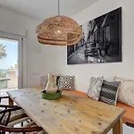 Astro Renovated & Seaview Apartment *