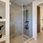 Astro Renovated & Seaview *