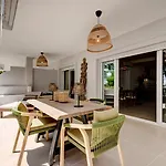 Astro Renovated & Seaview Apartment Estepona